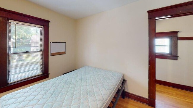 Building Photo - 1141 S. Forest-1141SF