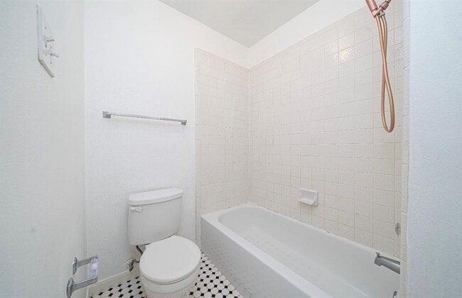 Building Photo - 6414 Windmist Cir