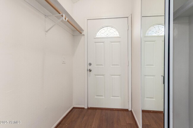 Building Photo - 13627 N Hamilton Dr