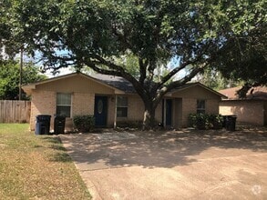 Building Photo - College Station - 2 Bedroom / 1 Bath Duple...