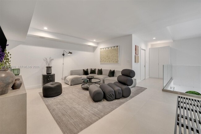 Building Photo - 10659 NE Quay Bridge Ct