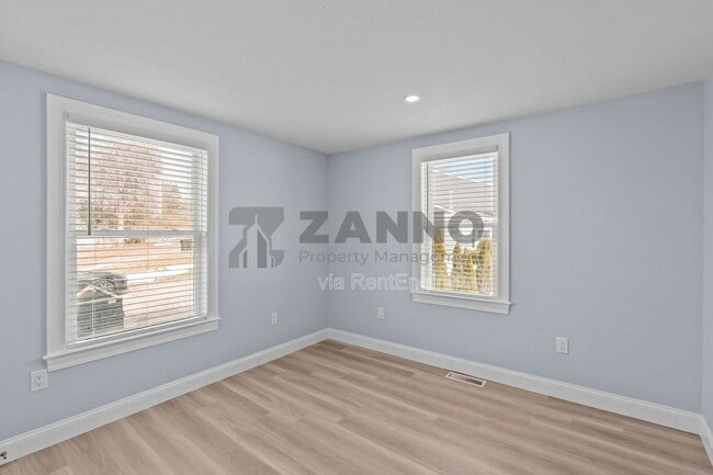 Building Photo - 24 Vernon Ave