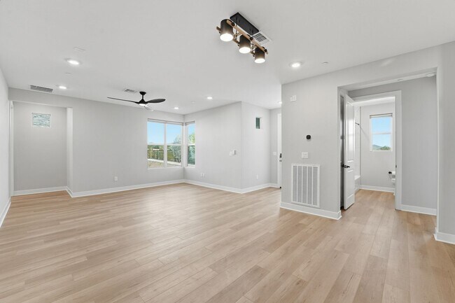 Building Photo - Brand-New 2025 Contemporary Condo | 2 Bed + 2 Bath | Prime North Phoenix Location