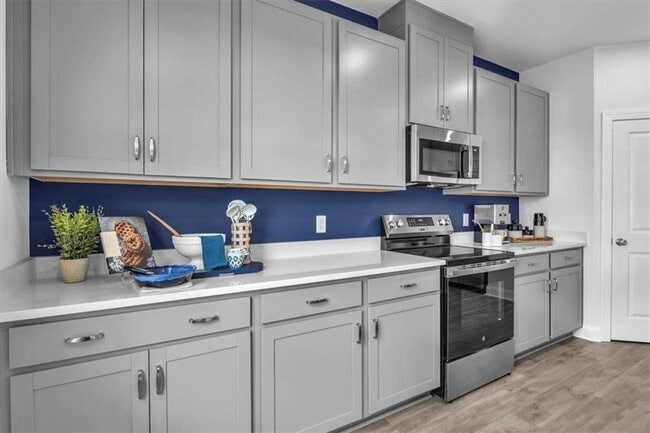 Building Photo - 75 Hickory Ln