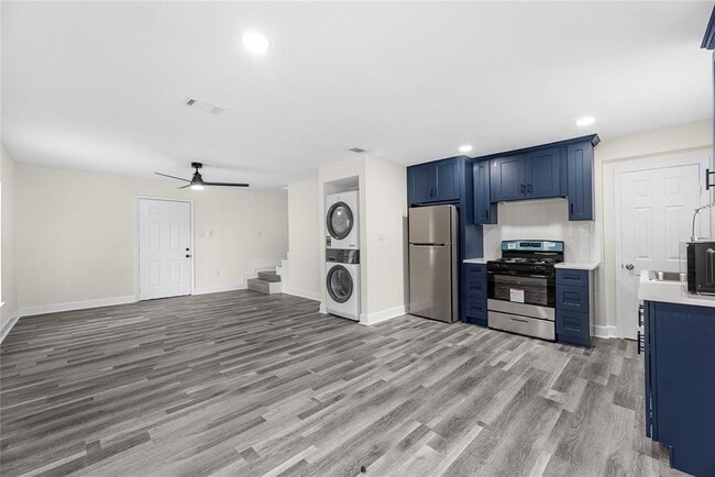 Building Photo - 7616 Grahamcrest Dr