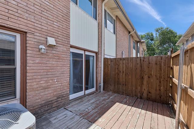 Building Photo - 4039 Cole Ave