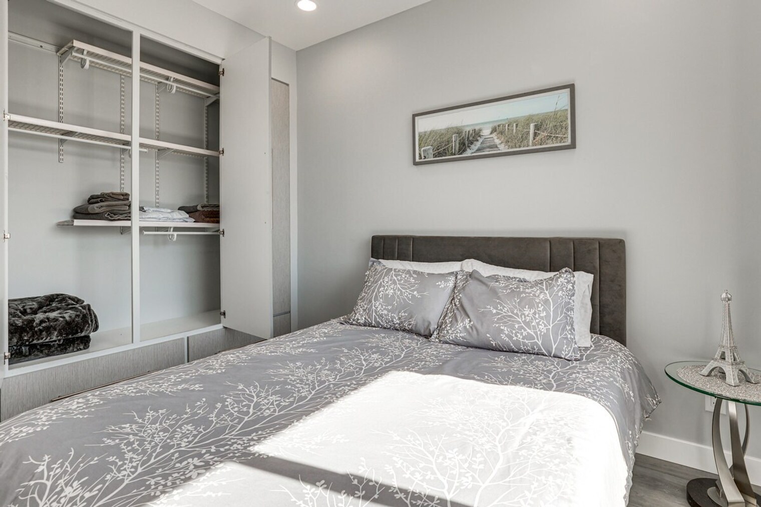 Building Photo - 2022 Avenida Del Diablo