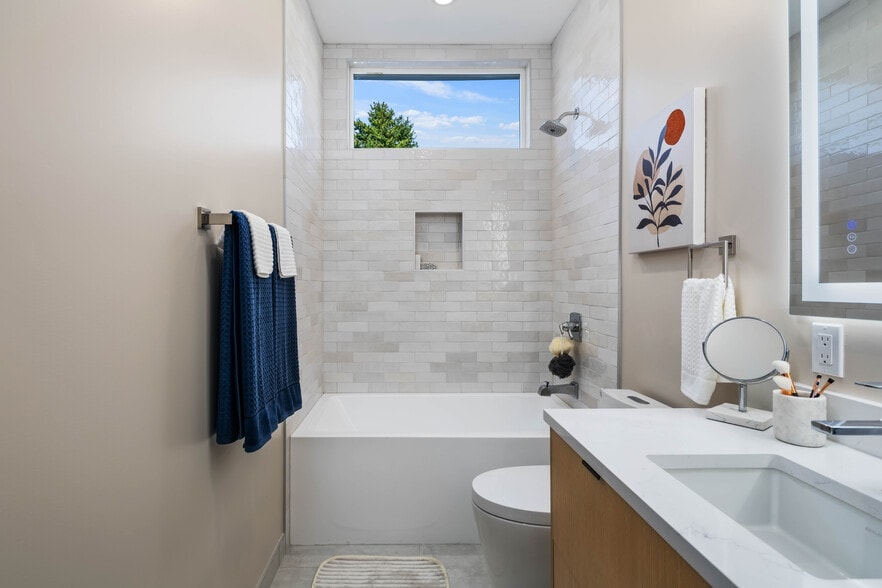 Ground floor bathroom - 10120 NE 185th St