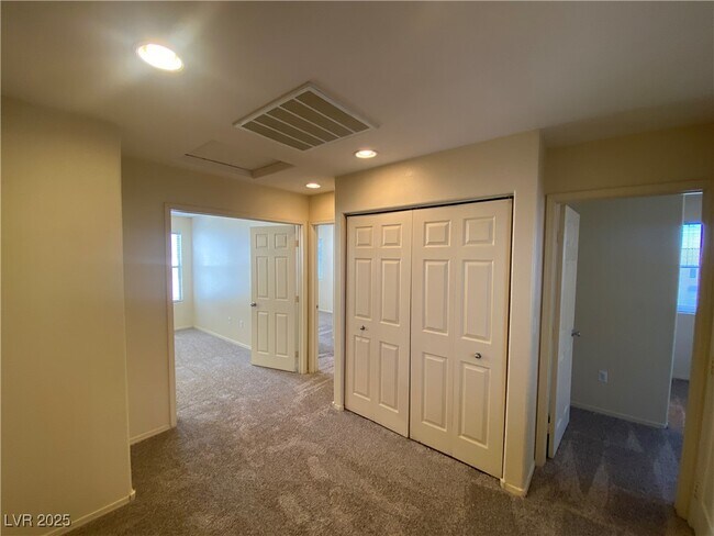 Building Photo - 3945 Bayamon St