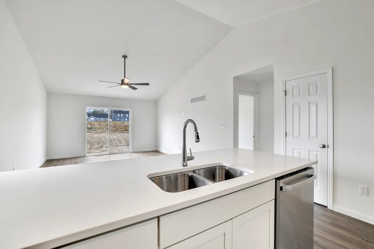 Building Photo - 728 Courtshire Crossing