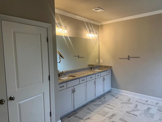 Building Photo - 1519 Windward Dr