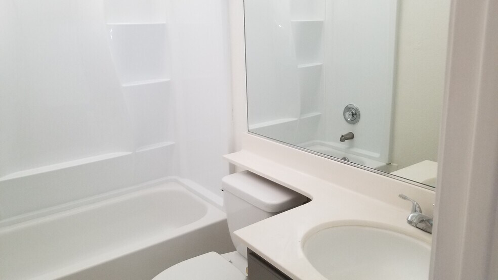 Building Photo - 6904 Luminary Dr