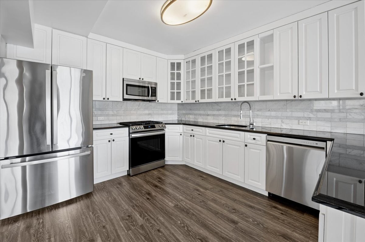 Building Photo - 727 Warburton Ave