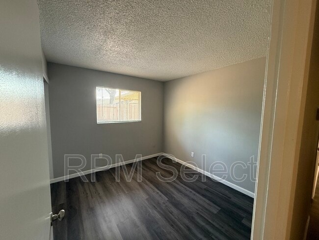 Building Photo - 8826 Grayling Way
