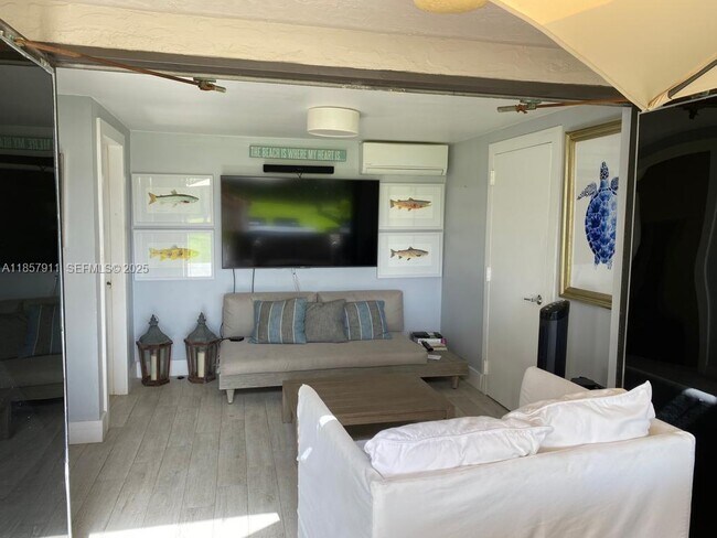 Building Photo - 201 Crandon Blvd