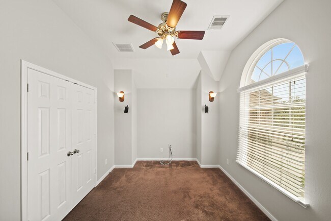 Building Photo - 24430 Silverton Valley Ln