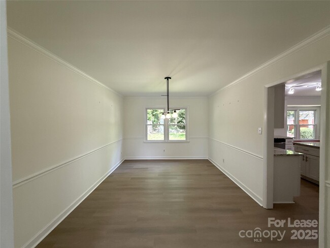 Building Photo - 9909 Elm Creek Ln