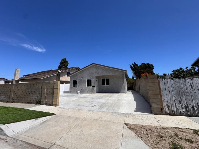 Building Photo - ADU Fountain Valley