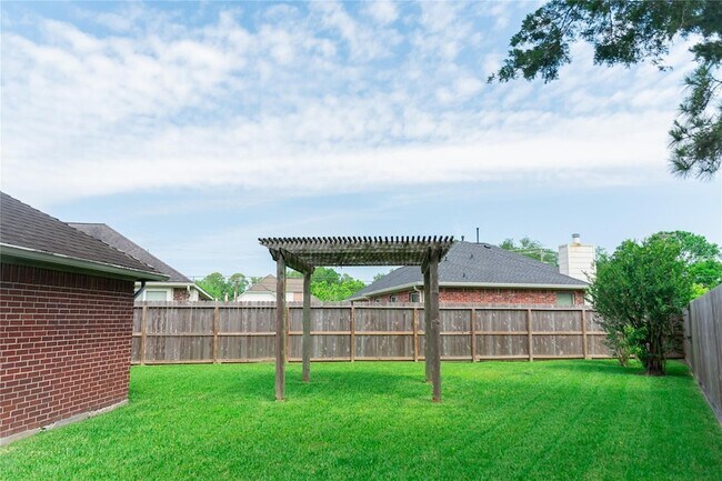 Building Photo - 822 Oak Lodge Ct