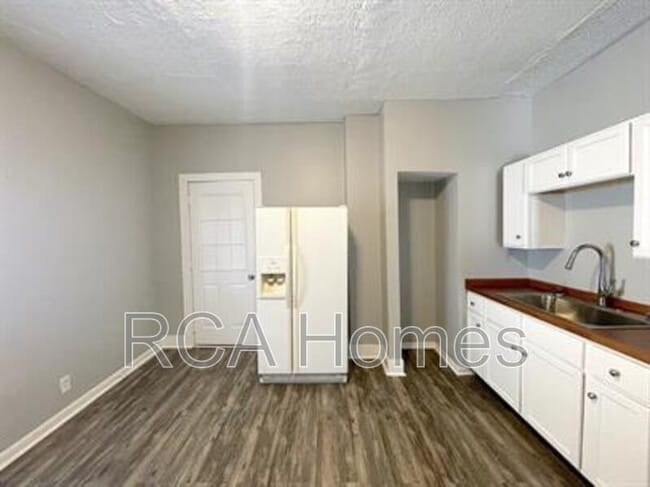 Building Photo - 451 S Keystone Ave