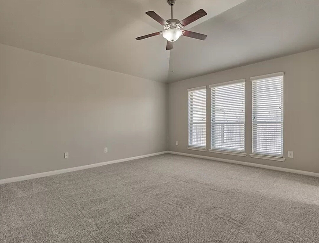 Building Photo - 13210 Raintree Dr