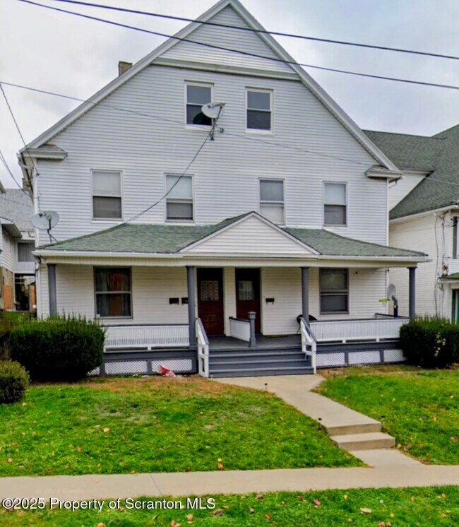 Primary Photo - 1220 Schlager St