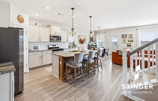 Building Photo - 1214 Danner Dr