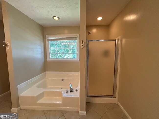 Building Photo - 700 Singley Ct SW