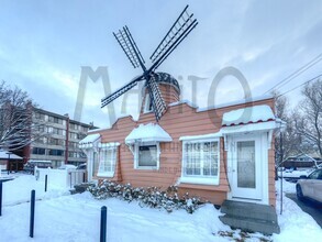 Building Photo - Spacious Windmill Studio Unit