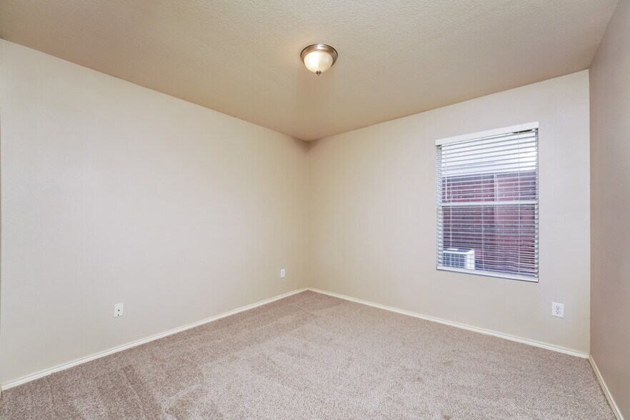 Building Photo - 1209 Lambert Dr