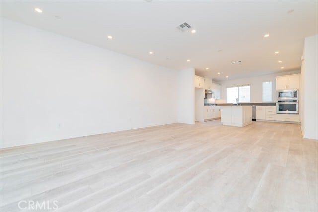 Building Photo - 103 Schick