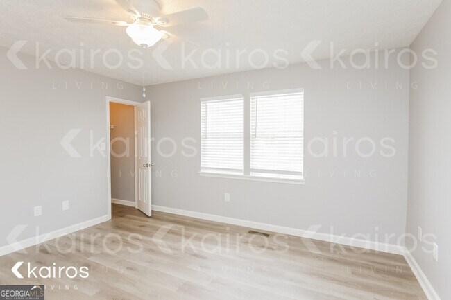 Building Photo - 155 Fawn Dr