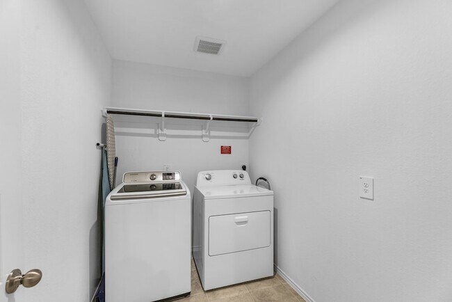 Building Photo - 7534 Cynomys Ct