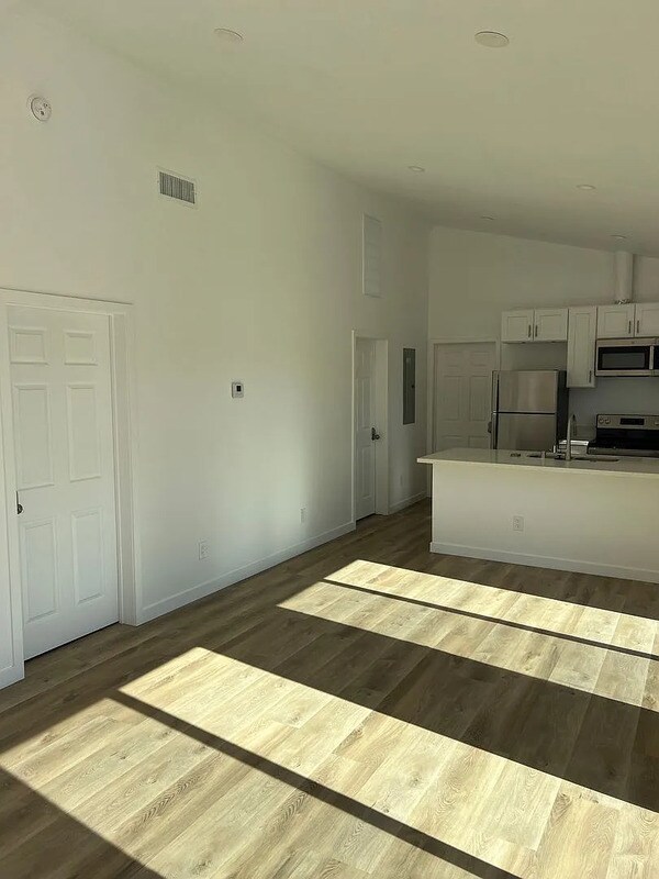 Building Photo - 2226 Conquista Ave