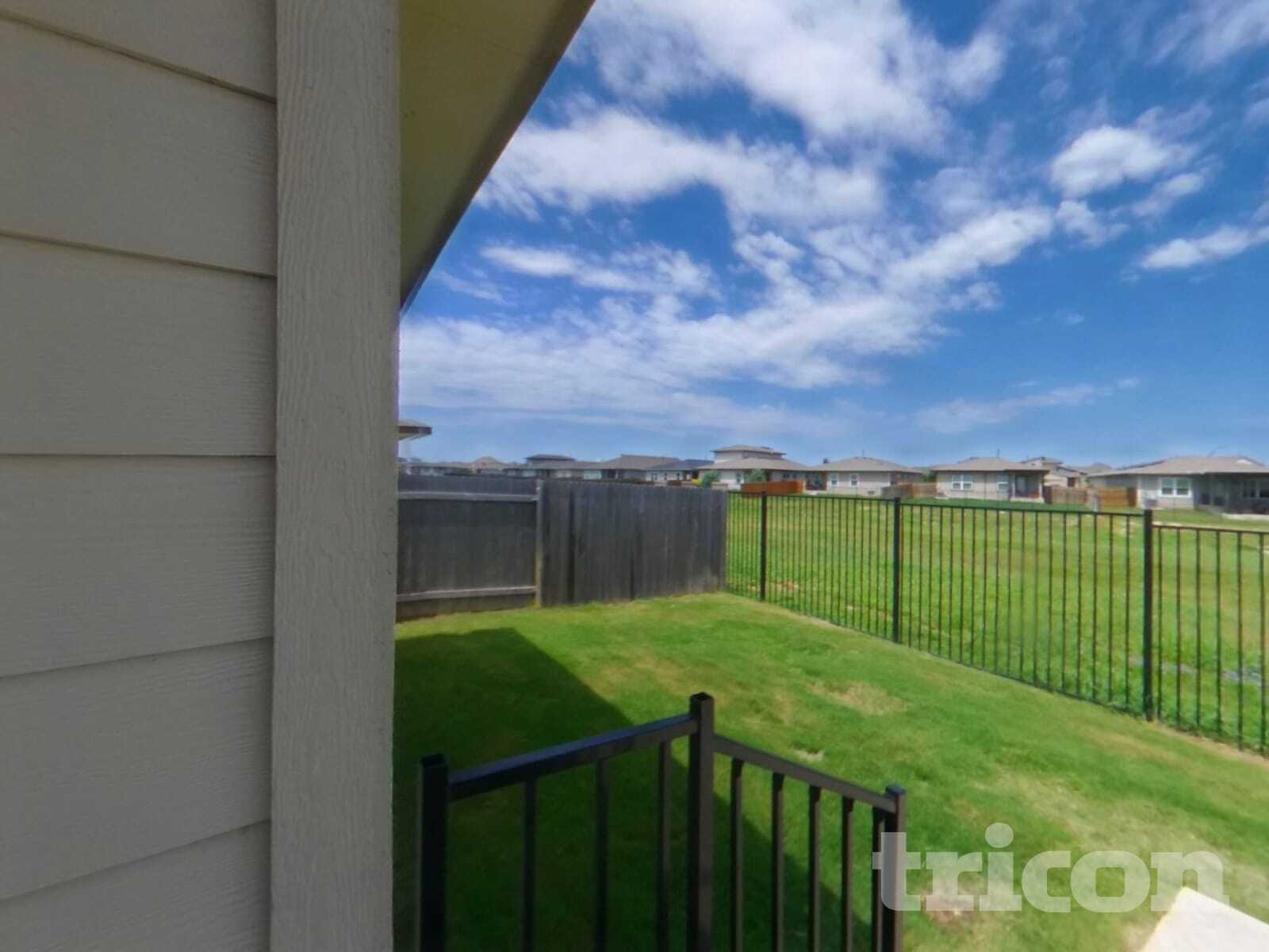 Building Photo - 5116 Saddle Clb Dr