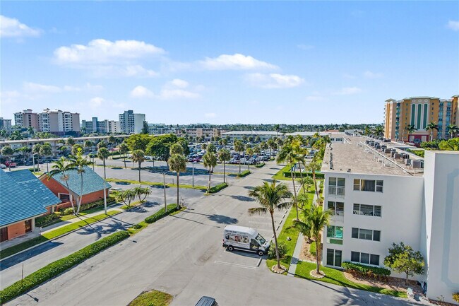 Building Photo - 801 N Ocean Blvd