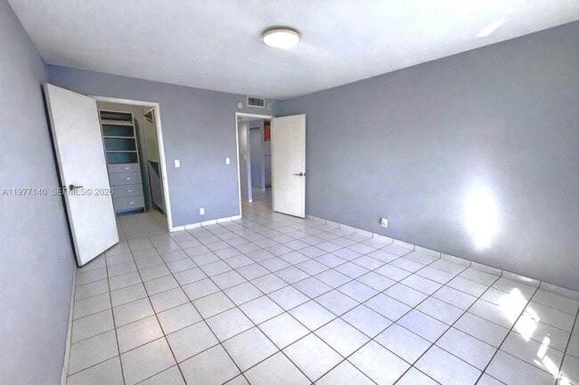 Building Photo - 8005 Lake Dr