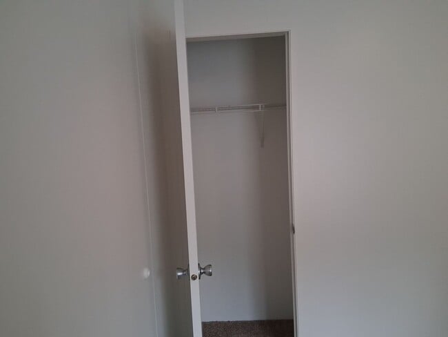 Building Photo - Peaceful Country Home