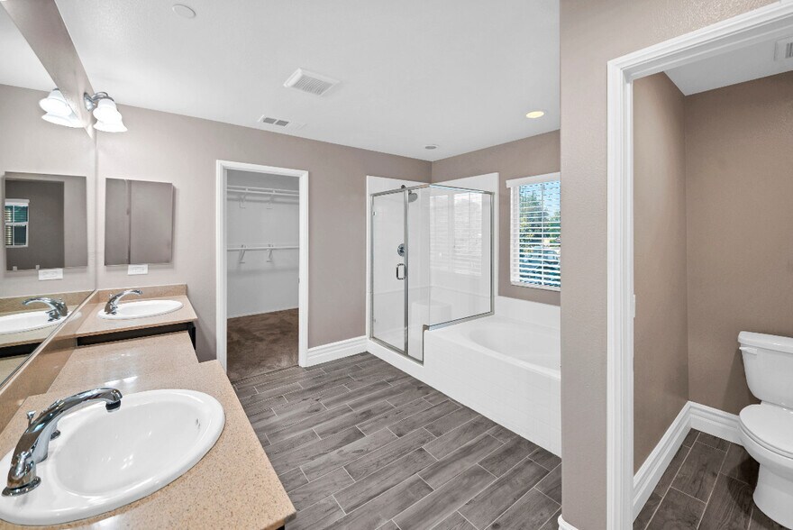 Building Photo - 4367 Amanecer Dr