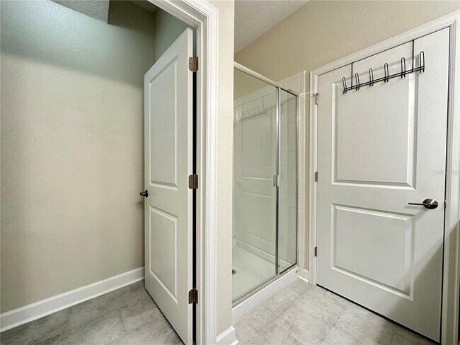 Building Photo - 14143 Title Wy