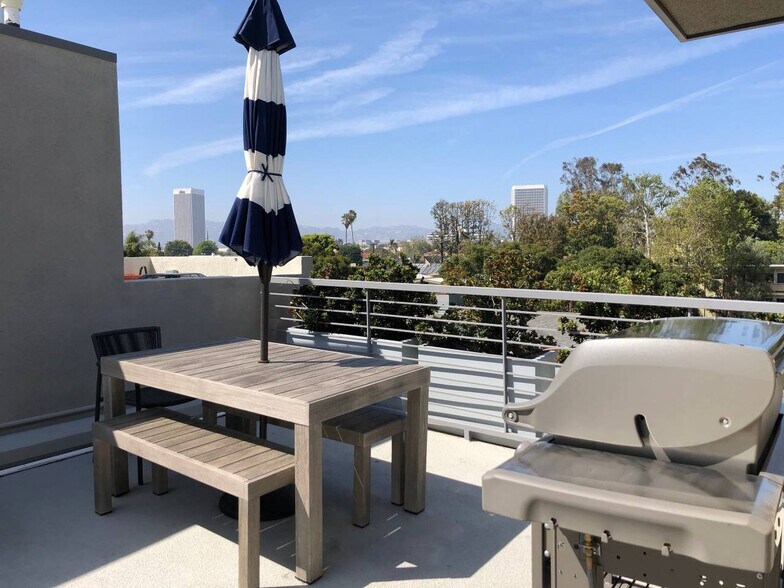 Building Photo - 5403 W Wilshire Vista Ln
