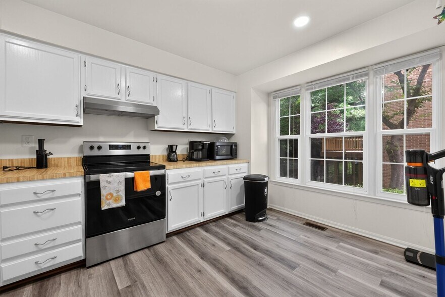 Building Photo - 10946 Rampart Way