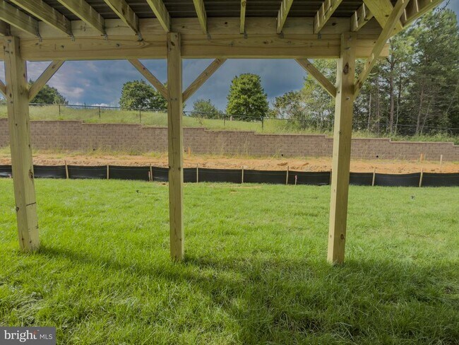 Building Photo - 6737 Shelton Ln
