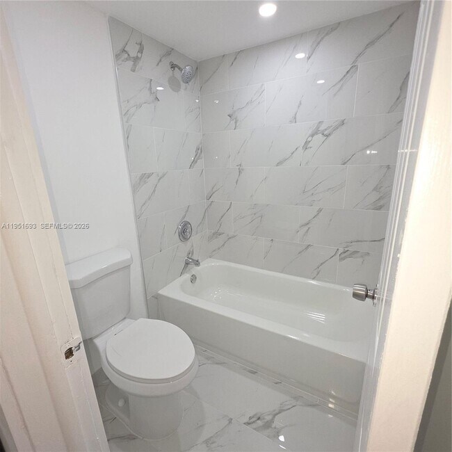 Building Photo - 19771 SW 114th Ave