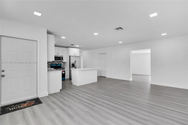 Building Photo - 8330 NW 35th Pl