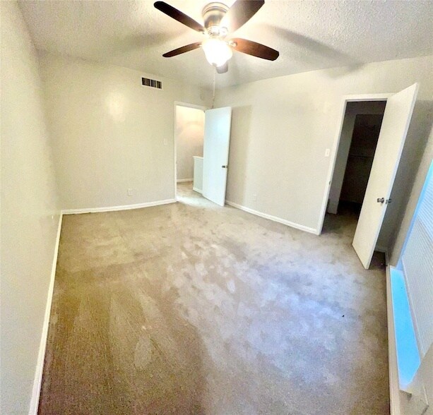 Building Photo - 4637 Country Creek Dr