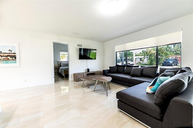 Building Photo - 1162 Hayes St