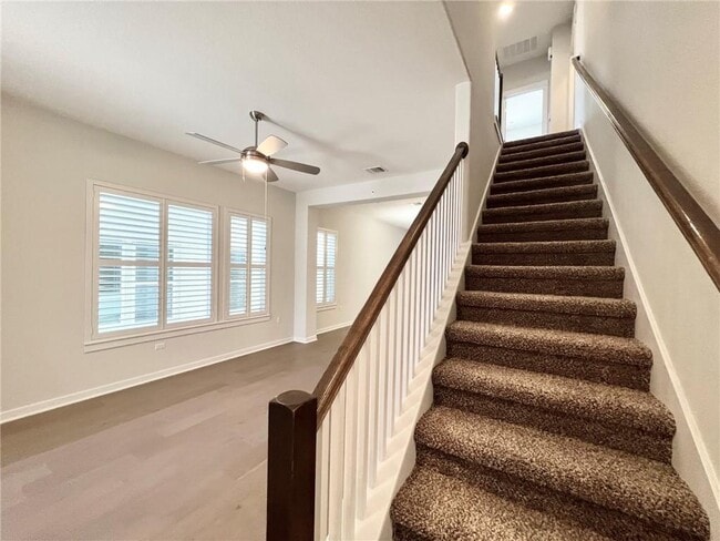 Building Photo - 4720 Vaughan St