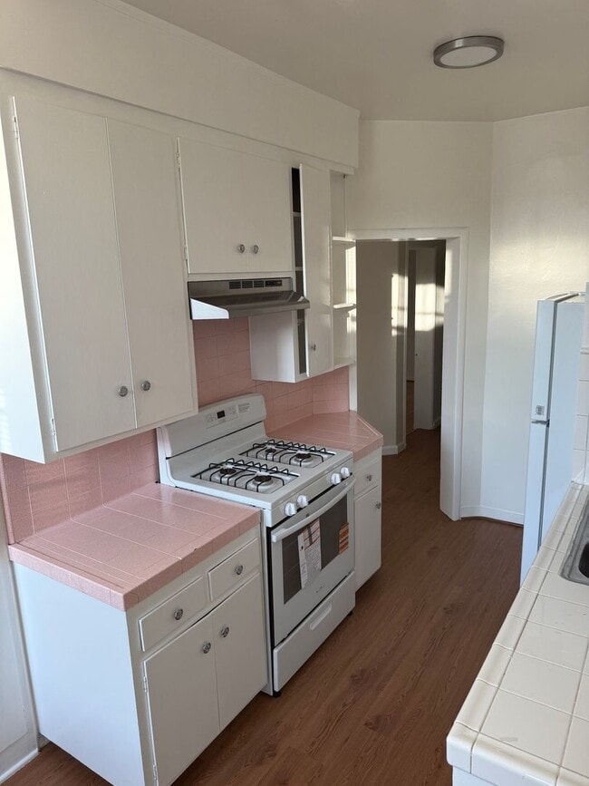 Building Photo - 3787 1/2-3789 W 9th St