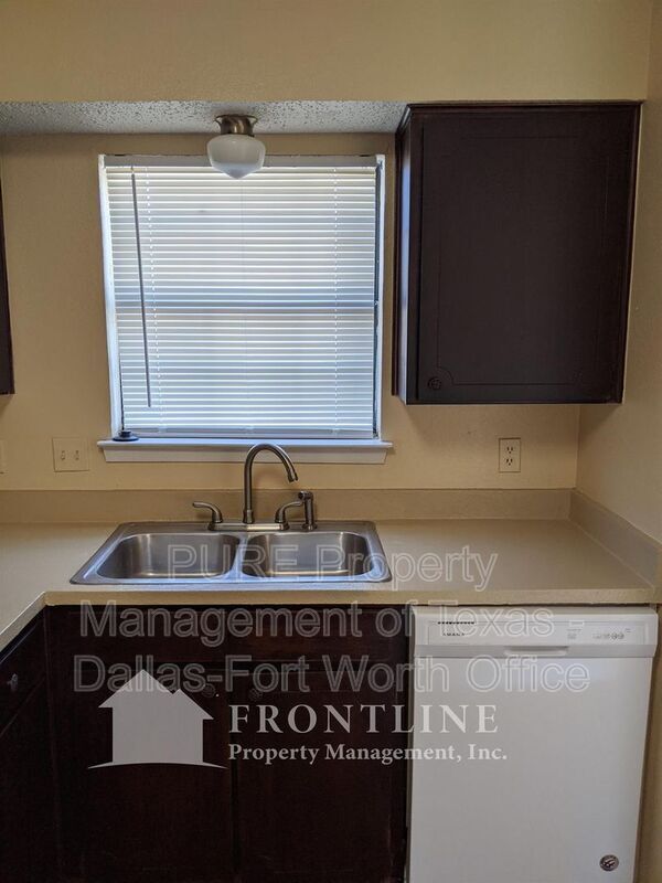 Building Photo - 938 Southmoor Dr